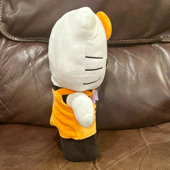 Hello Kitty in Pumpkin Dress Musical Dancing Halloween Side Stepper - Picture 9 of 10